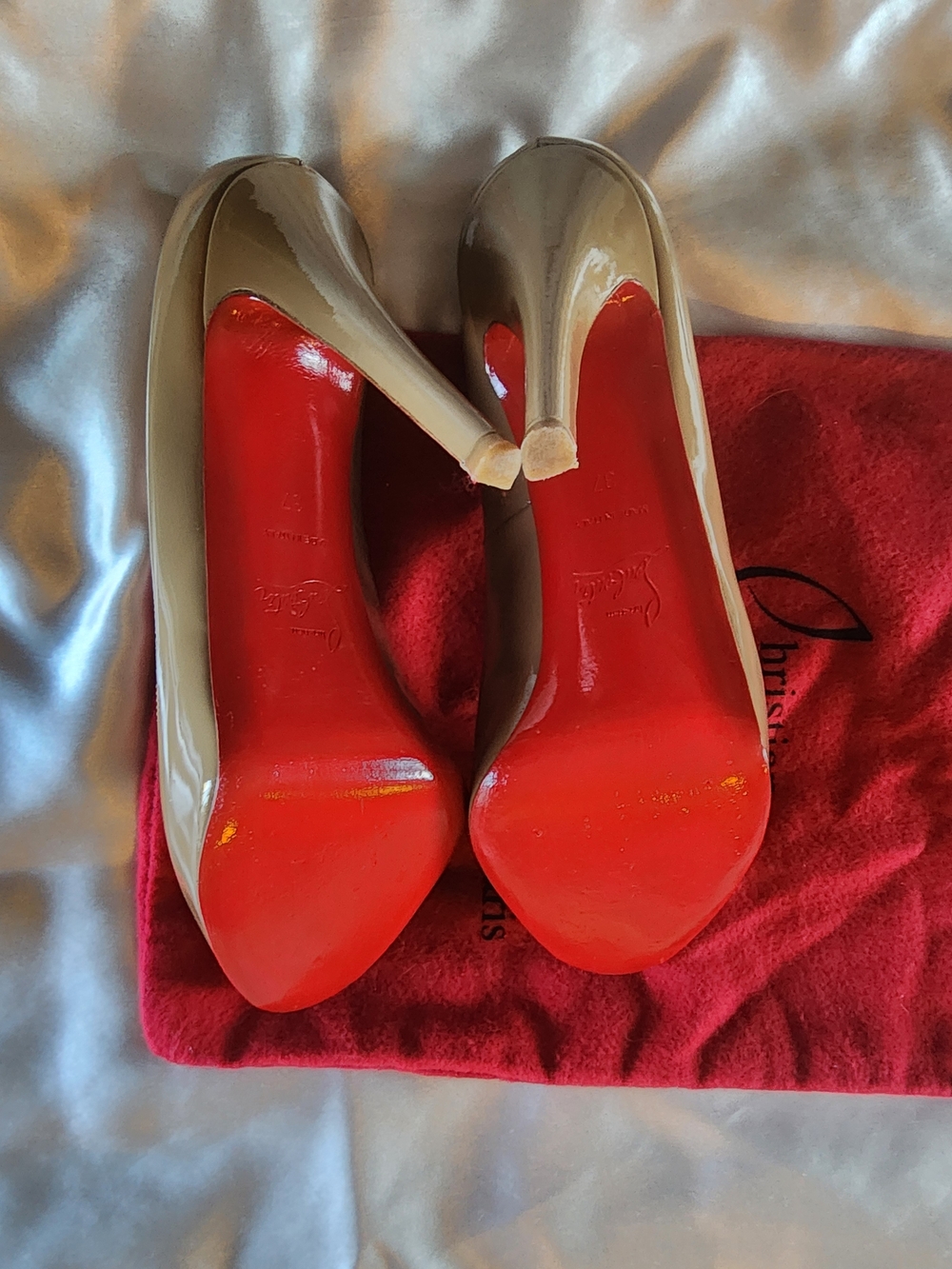 Christian Louboutin Nude Patent Leather Peep-Toe Pumps with Red Soles - Picture 4 of 9
